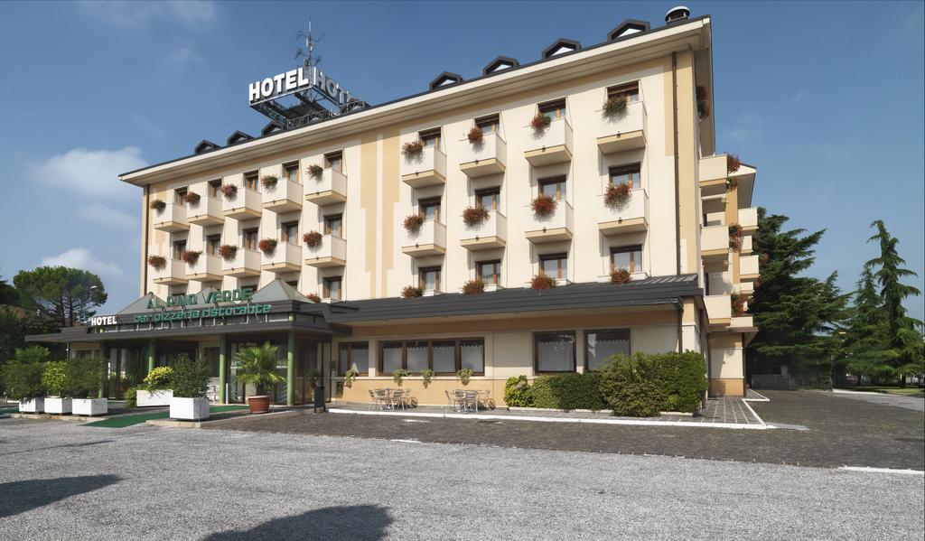 Hotel Al Pino Verde Кампозампьеро Экстерьер фото